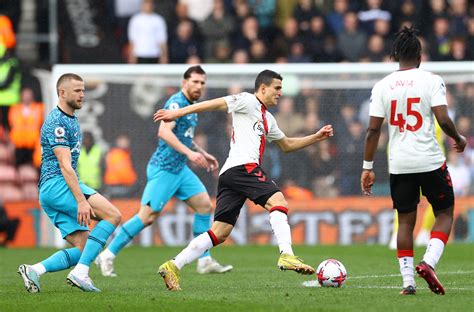 Mar 18, 2023 · Minute. Description. 90' +9. FULL-TIME: SOUTHAMPTON 3-3 TOTTENHAM. 90' +5. The fourth official indicates five minutes will be added to the end of the match for stoppages. 90' +3. Penalty goal scored by J. Ward-Prowse for Southampton! NO DOUBT ABOUT IT! 3-3! 